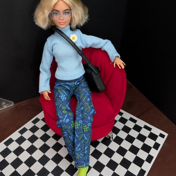 2025 Custom Restyled Dr. Who Ruby Sunday Petite Articulated MTM Barbie - Picture 3 of 8